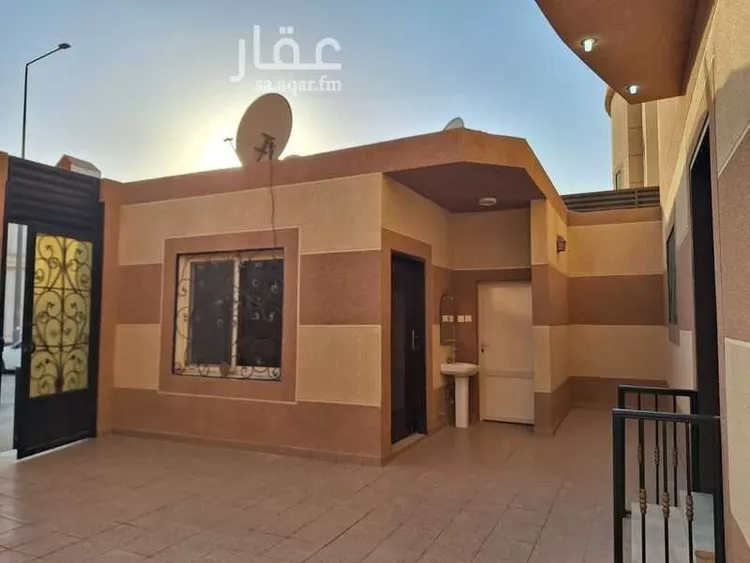 فيلا للبيع في شارع احمد الطيبي, حي بدر, مدينة الرياض, منطقة الرياض صورة 2