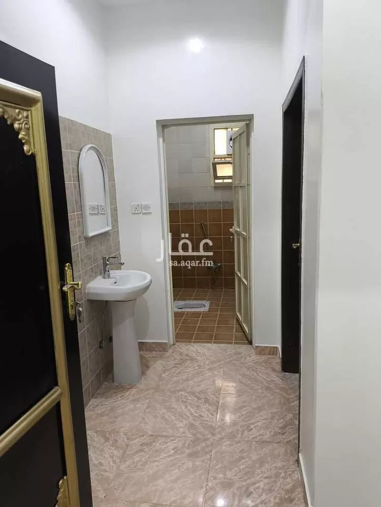 شقة للإيجار في شارع أبي عبدالله الزواوي, حي العزيزية, مدينة الرياض, منطقة الرياض 9