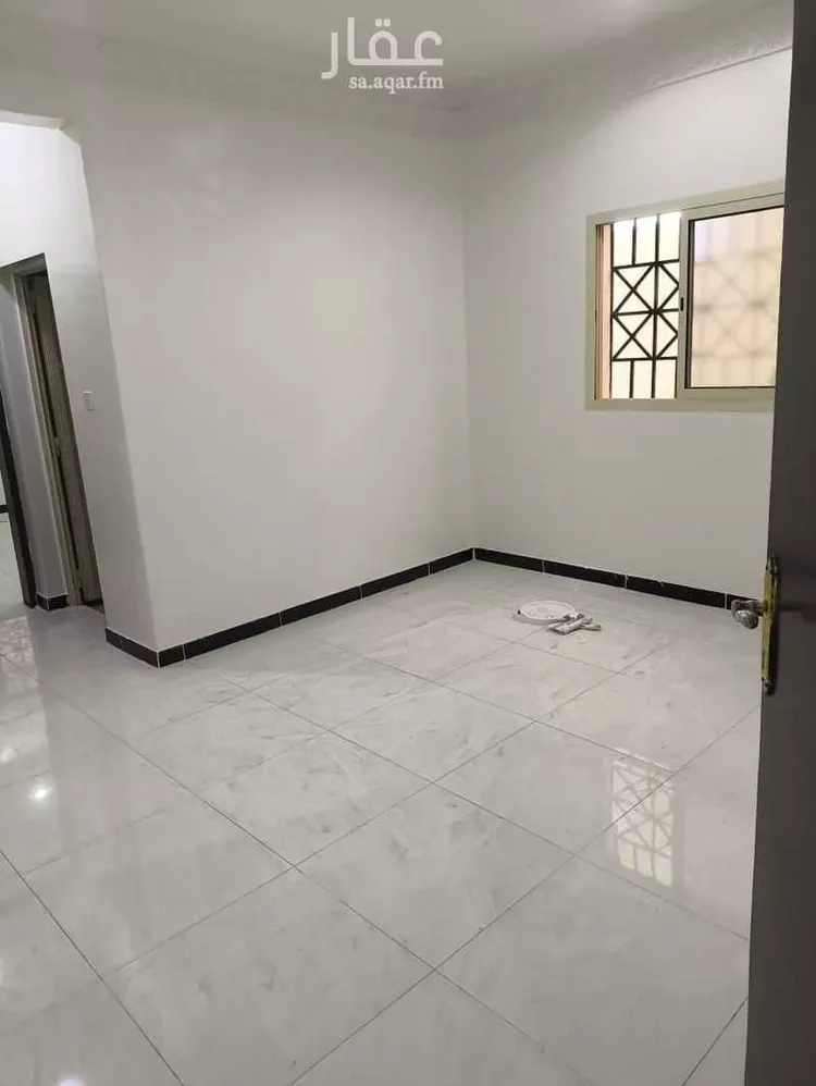 شقة للإيجار في شارع أبي عبدالله الزواوي, حي العزيزية, مدينة الرياض, منطقة الرياض 15