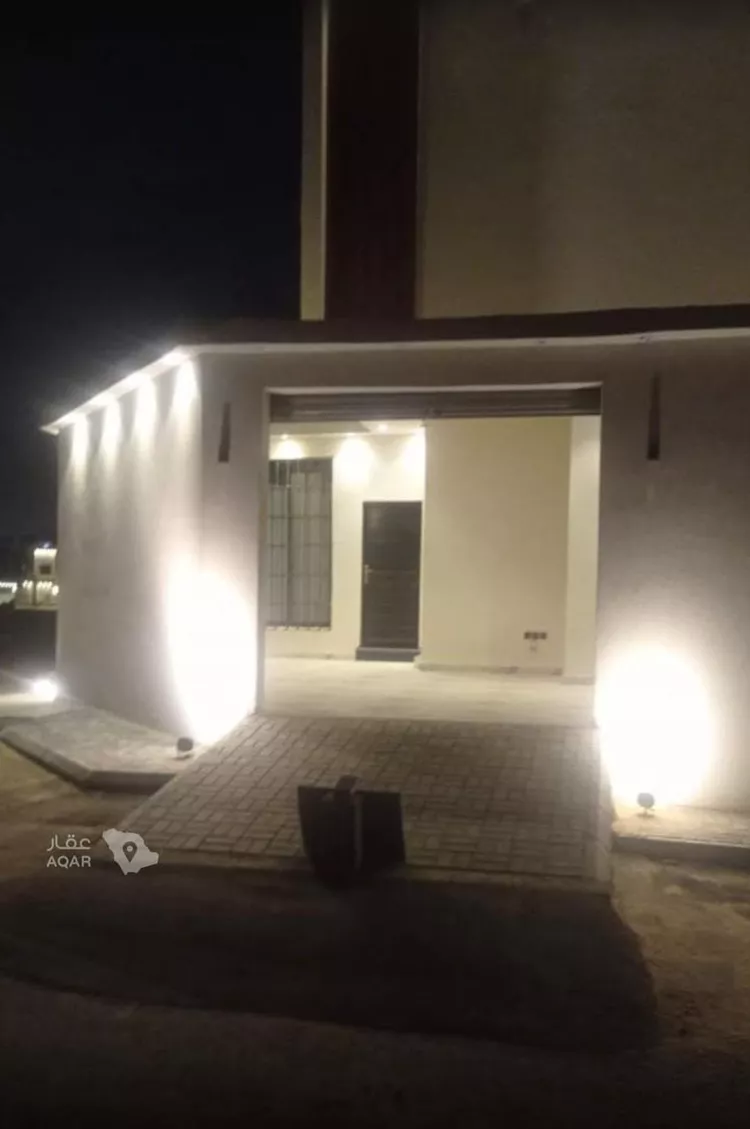 Floor for Rent in Riyadh Ar Rimal 9