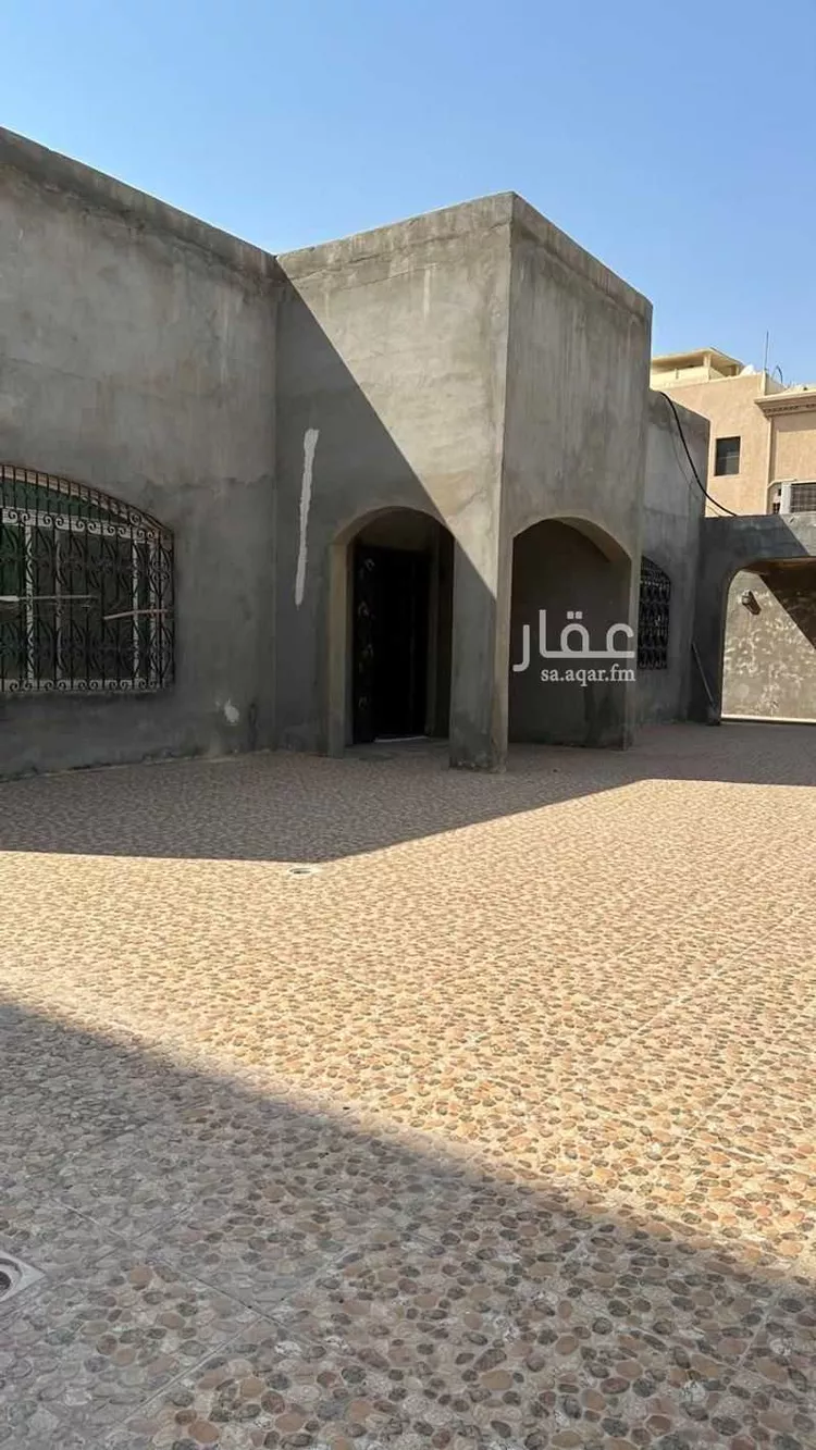 دور للبيع في شارع راس مشعاب, حي الصواري, مدينة الخبر, المنطقة الشرقية 9