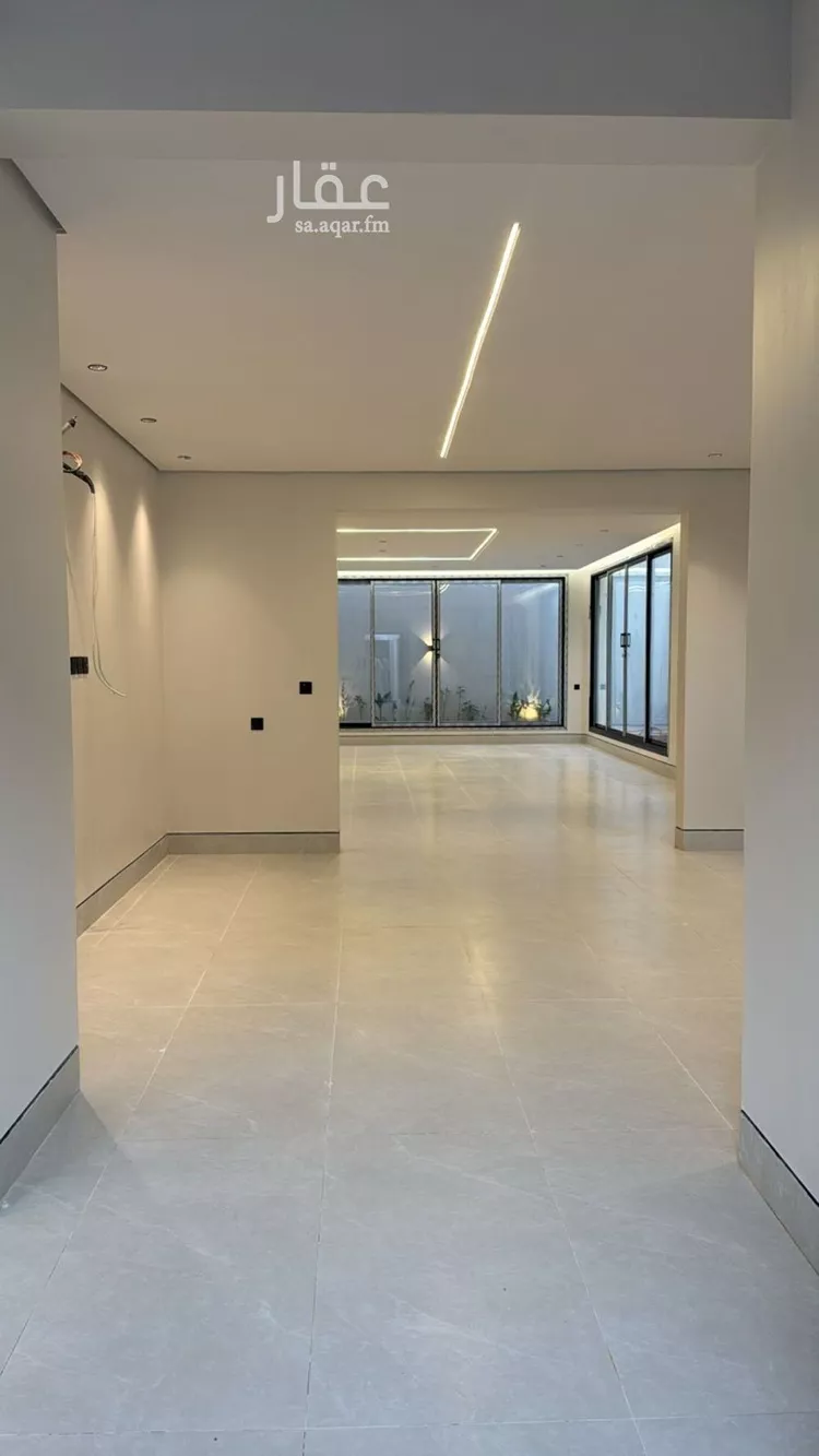 فيلا للإيجار في شارع رقم 303, حي الملقا, مدينة الرياض, منطقة الرياض صورة 2