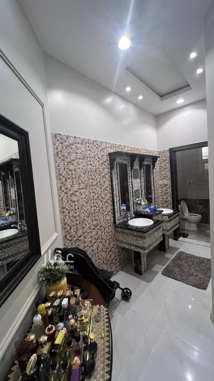 فيلا للبيع في شارع أحمد بن بكر بن بقية, حي العارض, مدينة الرياض, منطقة الرياض صورة 3