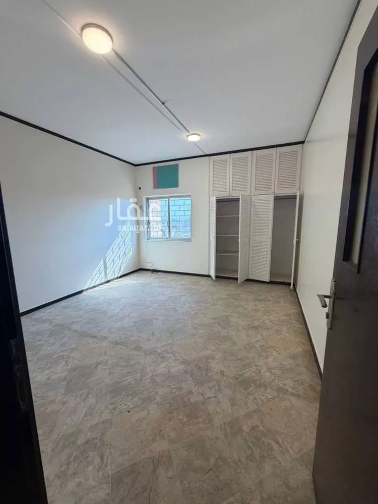 شقة للبيع في شارع مجمع الورود, حي الإسكان, مدينة الدمام, المنطقة الشرقية صورة 3