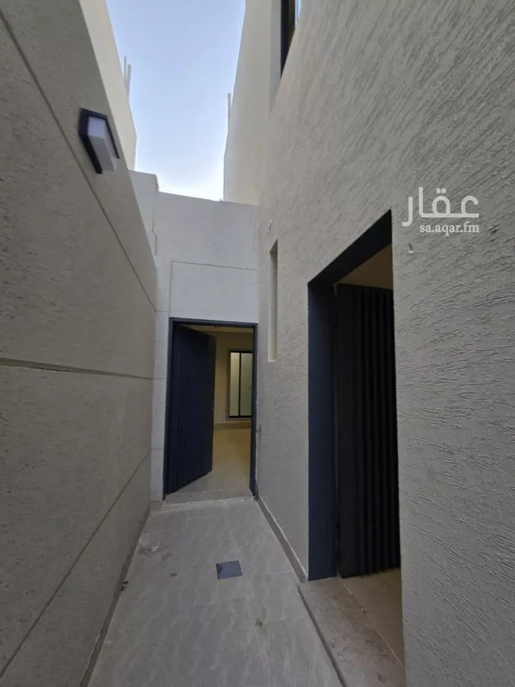 فيلا للبيع في شارع ديراب الفرعي, حي عكاظ, مدينة الرياض, منطقة الرياض صورة 3