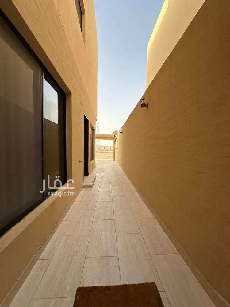 دور للبيع في شارع الفاخرة, حي عكاظ, مدينة الرياض, منطقة الرياض صورة 2