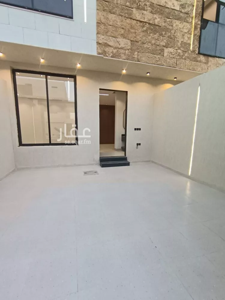 فيلا للبيع في شارع يحيى بن أكثم, حي عكاظ, مدينة الرياض, منطقة الرياض