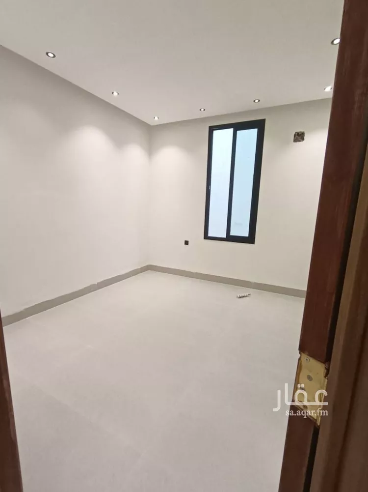 فيلا للبيع في شارع يحيى بن أكثم, حي عكاظ, مدينة الرياض, منطقة الرياض صورة 4