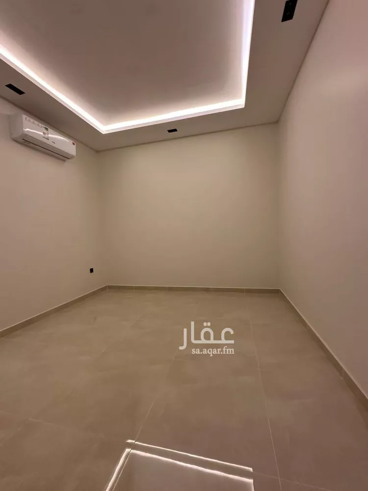 دور للبيع في شارع الفاخرة, حي عكاظ, مدينة الرياض, منطقة الرياض صورة 3