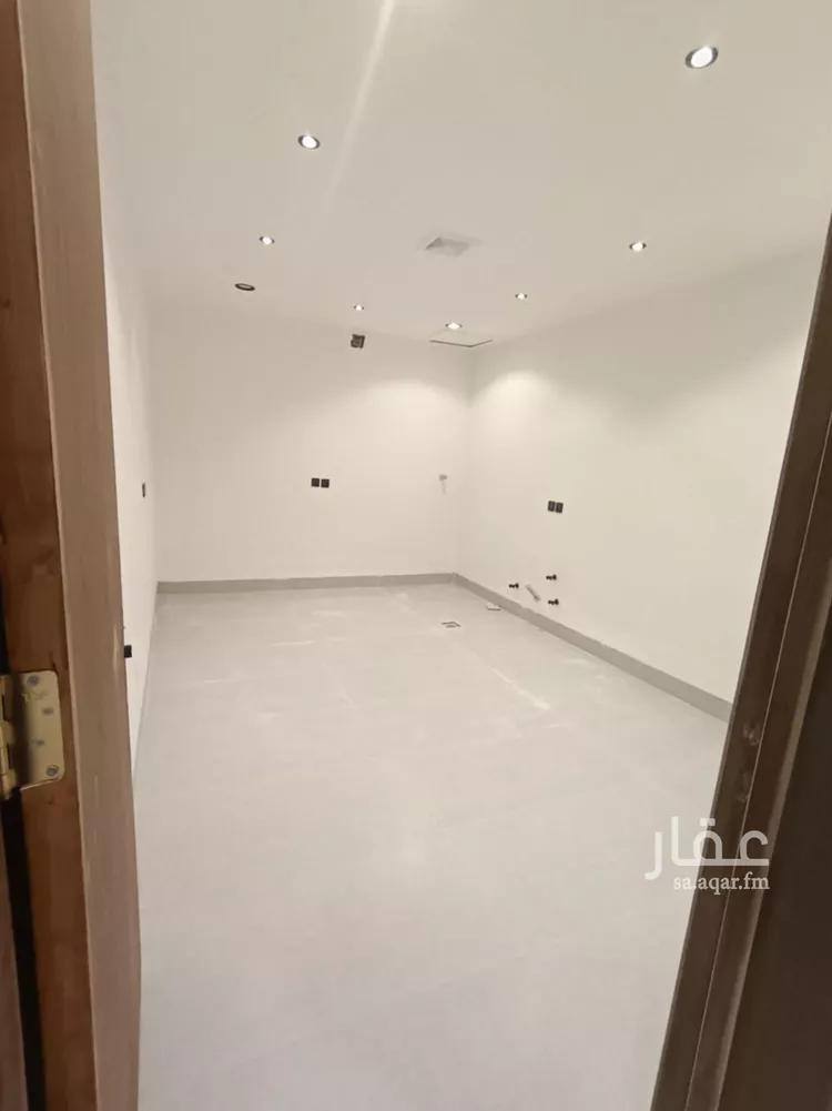 فيلا للبيع في شارع يحيى بن أكثم, حي عكاظ, مدينة الرياض, منطقة الرياض صورة 2