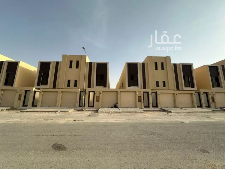 دور للبيع في شارع الفاخرة, حي عكاظ, مدينة الرياض, منطقة الرياض