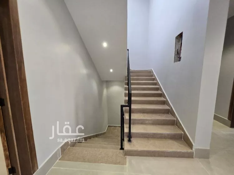 فيلا للبيع في شارع يحيى بن أكثم, حي عكاظ, مدينة الرياض, منطقة الرياض صورة 5