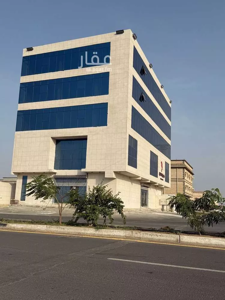 عمارة للبيع في شارع عبدالله بن عمر, حي النزهة, مدينة صامطة, منطقة جازان