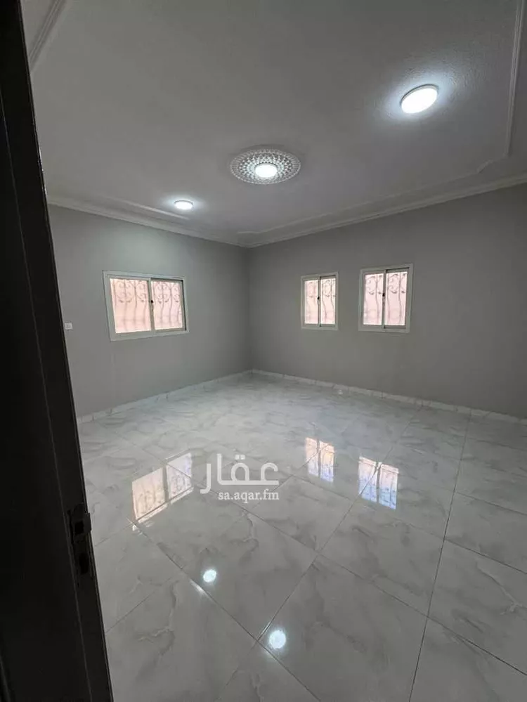 عمارة للبيع في شارع يوسف بن الطفيل, حي البطحاء, مدينة الرياض, منطقة الرياض صورة 2