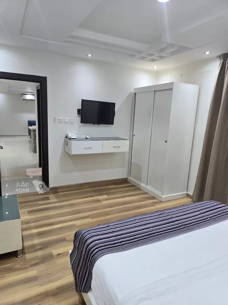 عمارة للإيجار في شارع الشيخ عبدالله العنقري, حي الورود, مدينة الرياض, منطقة الرياض 5