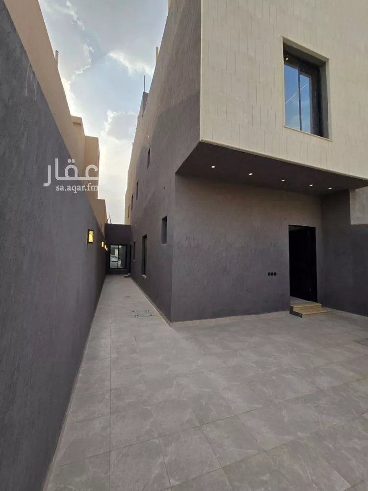 دور للبيع في شارع حجة الإسلام, حي عكاظ, مدينة الرياض, منطقة الرياض صورة 2