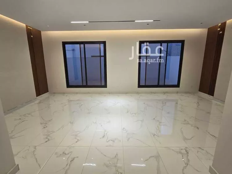 فيلا للبيع في شارع محمد البيز, حي الحلقة الشرقية, مدينة امارة منطقة مكة المكرمة - الطائف, منطقة مكة المكرمة صورة 2