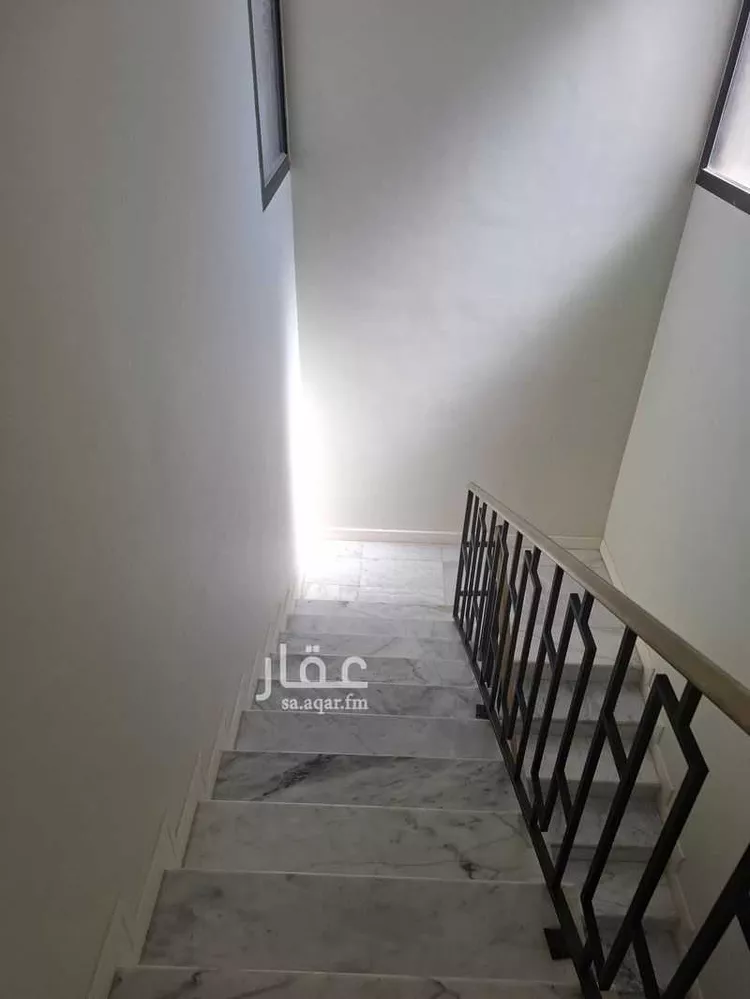 Floor for Rent in Riyadh Al Qirawan 12