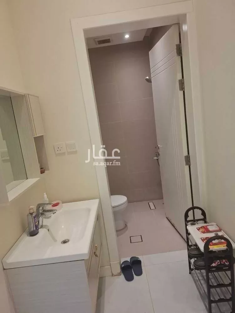 Floor for Rent in Riyadh Al Qirawan 8
