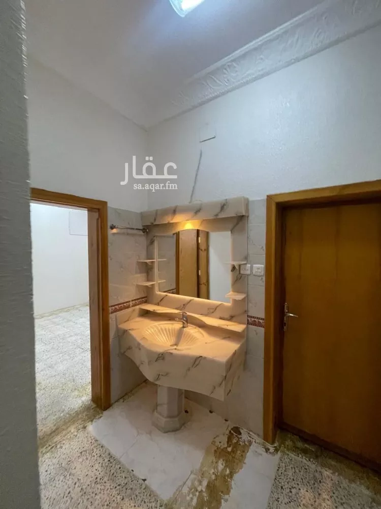 عمارة للبيع في شارع عامر ابن امية, حي الشرفية, مدينة خميس مشيط, منطقة عسير 16