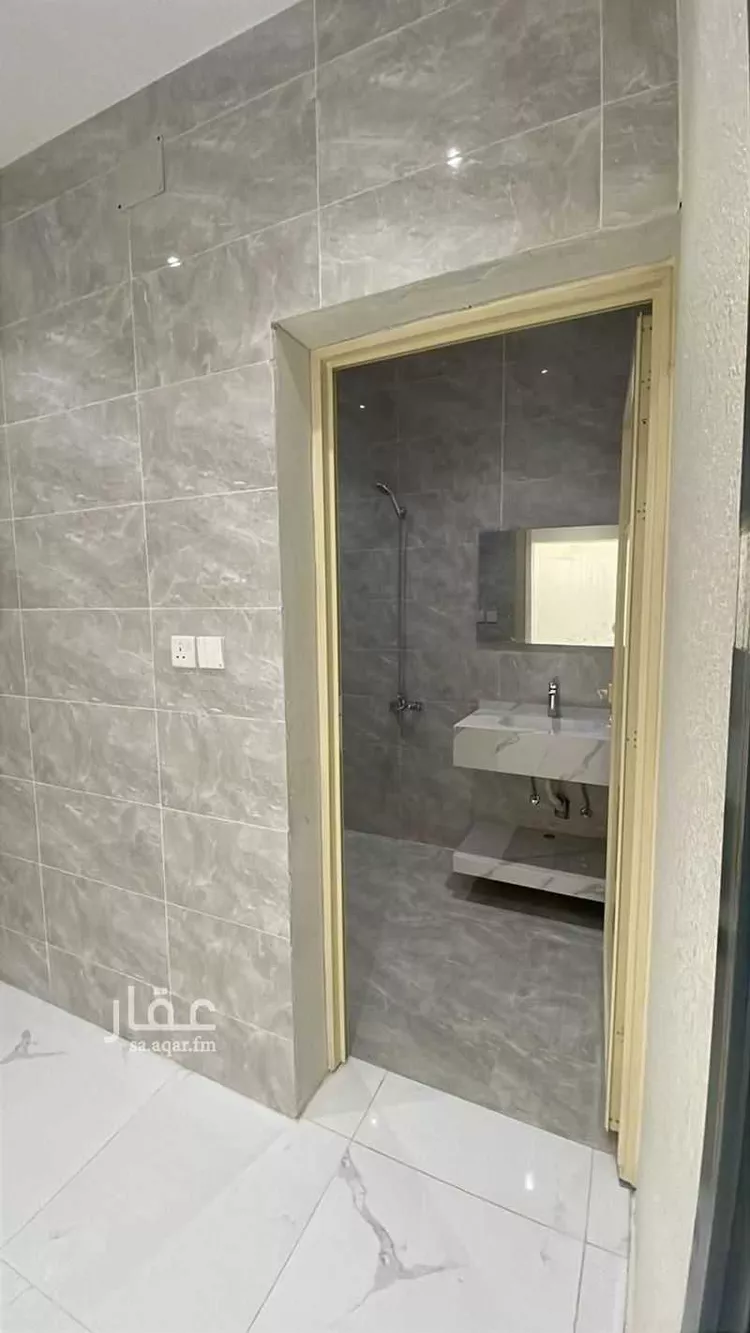 شقة للإيجار في شارع طريق احد رفيدة خميس مشيط, حي ذلالة, مدينة خميس مشيط, منطقة عسير صورة 3