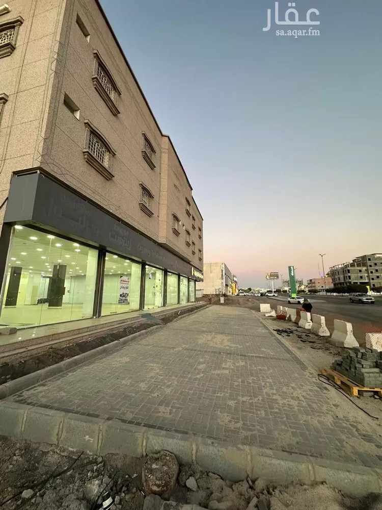 عمارة للإيجار في شارع طريق الملك خالد بن عبدالعزيز, حي الفهد, مدينة سراة عبيدة, منطقة عسير صورة 2