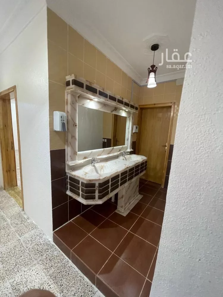 عمارة للبيع في شارع عامر ابن امية, حي الشرفية, مدينة خميس مشيط, منطقة عسير 24