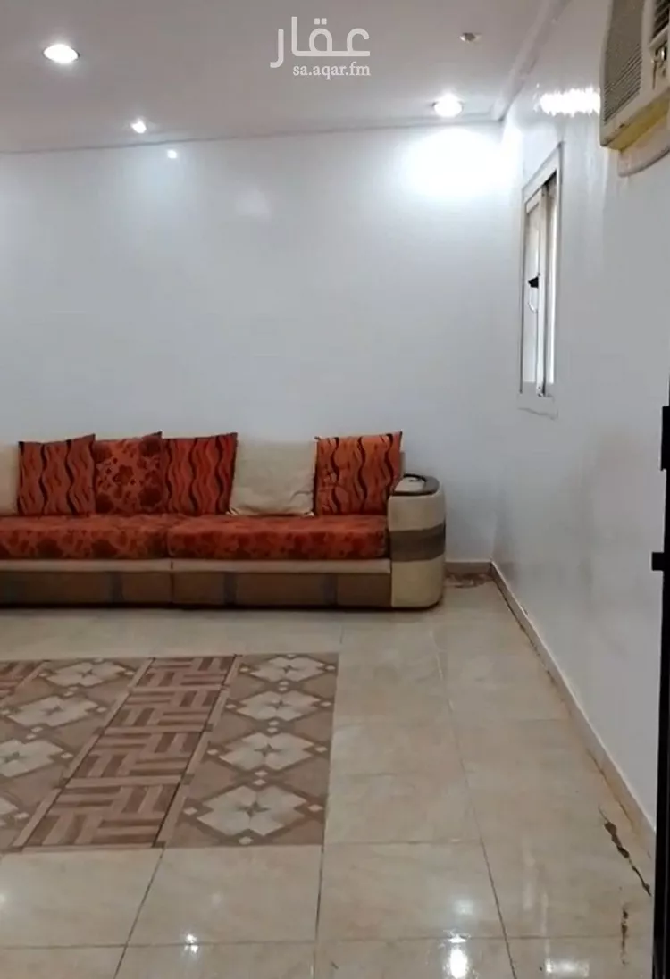 عمارة للبيع في شارع الطريق العام, حي القران, مدينة  رجال ألمع - القران, منطقة عسير