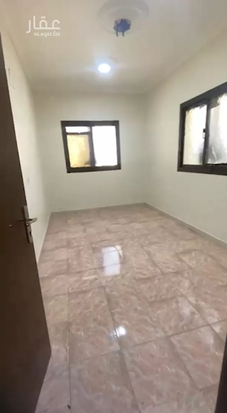 شقة للإيجار في شارع عامر ابن ابي البكير, حي العزيزية, مدينة خميس مشيط, منطقة عسير صورة 5