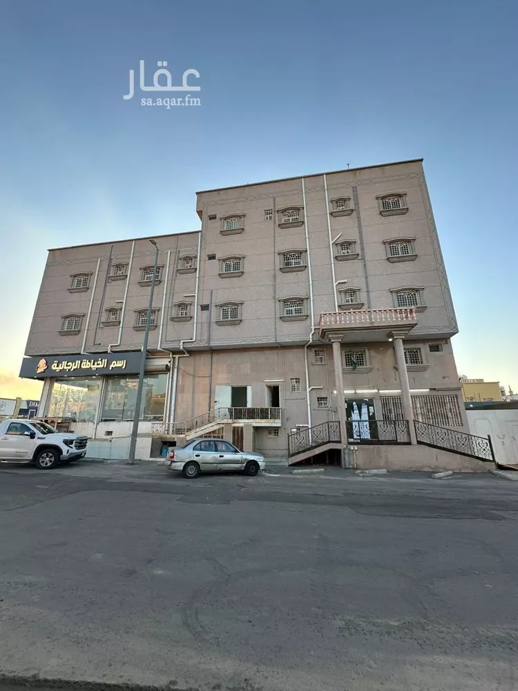 عمارة للإيجار في شارع طريق الملك خالد بن عبدالعزيز, حي الفهد, مدينة سراة عبيدة, منطقة عسير صورة 4