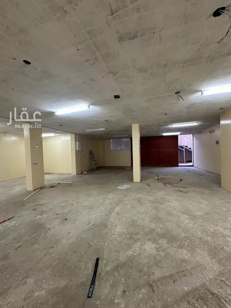 محل للإيجار في شارع طريق الملك خالد بن عبدالعزيز, حي الفهد, مدينة سراة عبيدة, منطقة عسير صورة 4