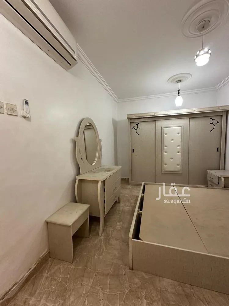 شقة للإيجار في شارع احمد فقيه, حي العزيزية, مدينة خميس مشيط, منطقة عسير صورة 4