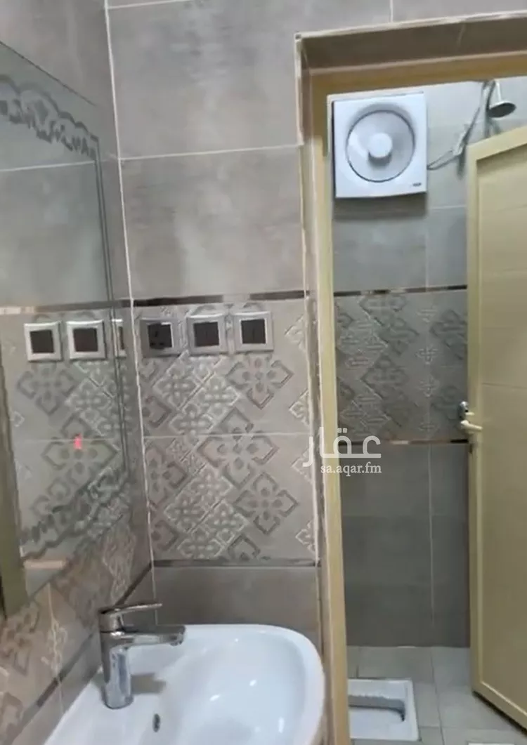 عمارة للإيجار في شارع عقبة الفارسي, حي شكر, مدينة خميس مشيط, منطقة عسير صورة 5