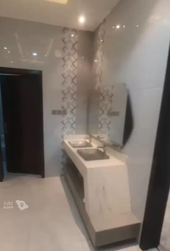شقة للإيجار في شارع أم سرار 11, حي العرق الشمالي, مدينة خميس مشيط, منطقة عسير صورة 2