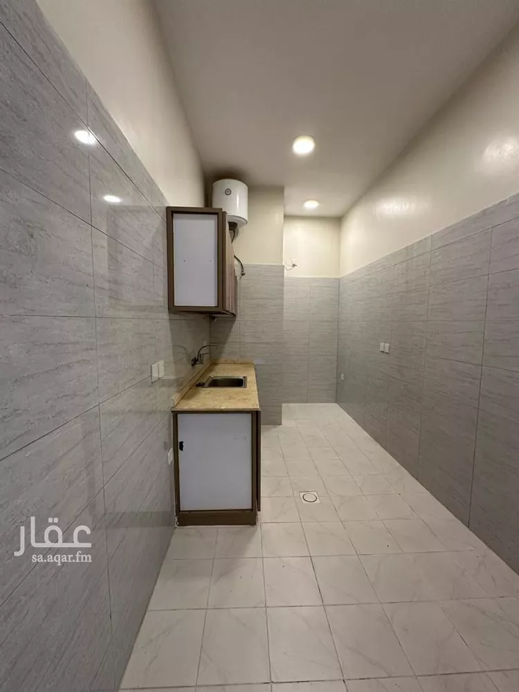 شقة للإيجار في شارع حزيفة بن اوس, حي شكر, مدينة خميس مشيط, منطقة عسير صورة 3