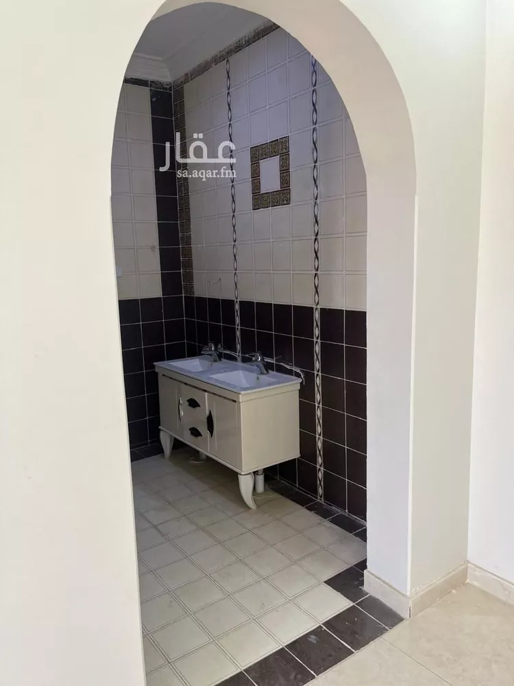 دور للإيجار في شارع عروة بن الورد, حي الأمير عبدالله, مدينة بيشة, منطقة عسير صورة 4