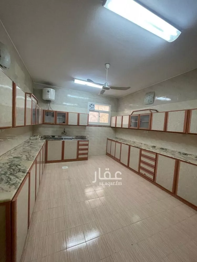 عمارة للبيع في شارع عامر ابن امية, حي الشرفية, مدينة خميس مشيط, منطقة عسير 15