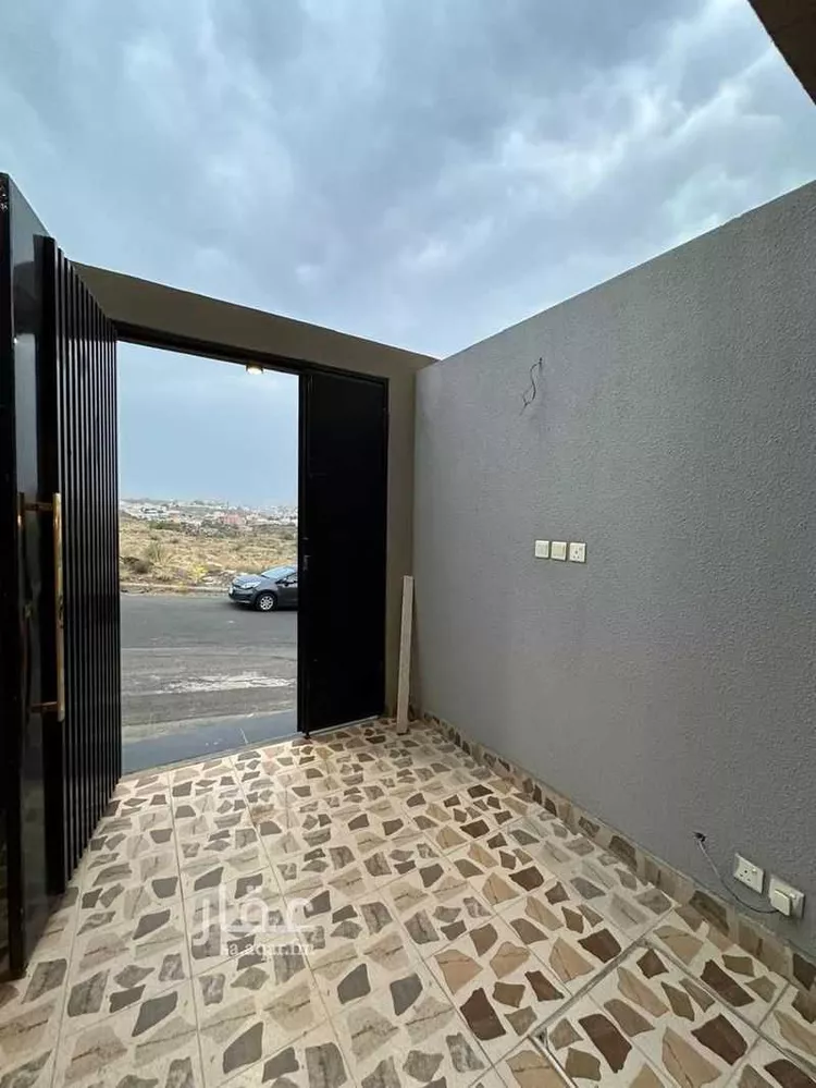 دور للبيع في شارع وادي الشعبة, حي الروضة, مدينة أبها, منطقة عسير صورة 5