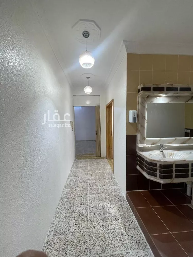 عمارة للبيع في شارع عامر ابن امية, حي الشرفية, مدينة خميس مشيط, منطقة عسير 19
