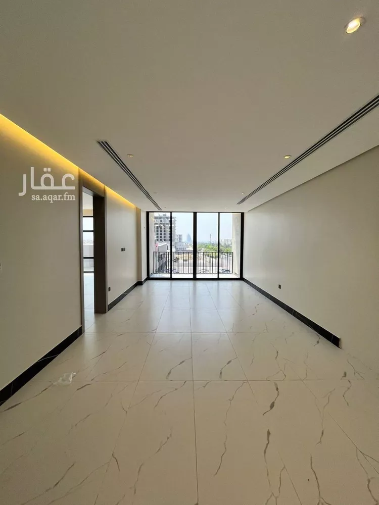 شقة للبيع في شارع الملك عبد الله بن عبدالعزيز, حي الشاطئ الغربي, مدينة الدمام, المنطقة الشرقية صورة 2