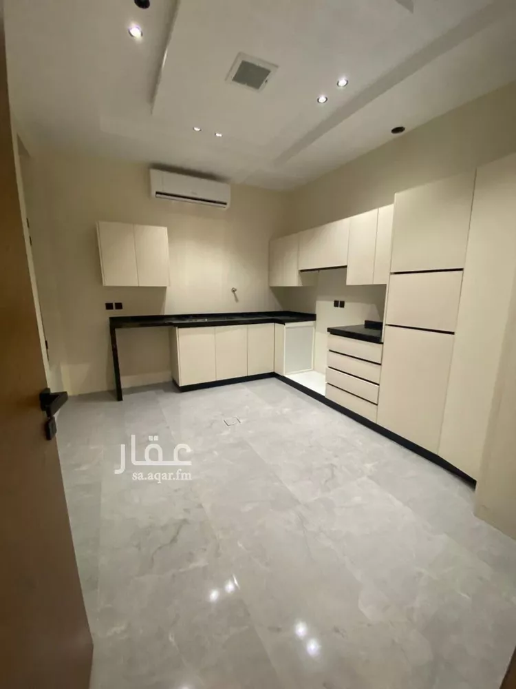 فيلا للإيجار في شارع محمد بن عبدالعزيز بن هيزع, حي المهدية, مدينة الرياض, منطقة الرياض صورة 2