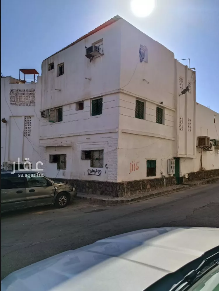 Building for Sale in Medina Al Mughislah