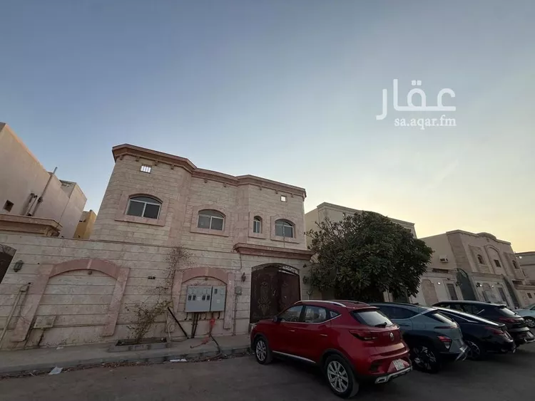 فيلا للبيع في شارع عويمر بن عامر, حي الروابي, مدينة المدينة المنورة, منطقة المدينة المنورة