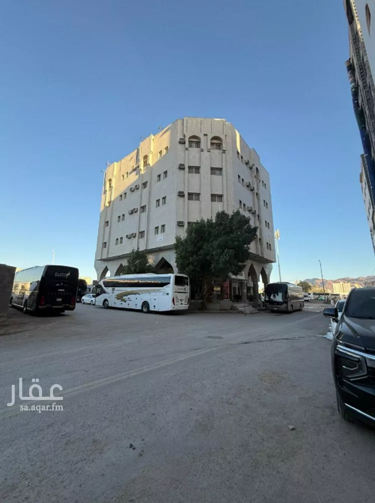 عمارة للبيع في شارع ابن المخيلى, حي المصانع, مدينة المدينة المنورة, منطقة المدينة المنورة صورة 3