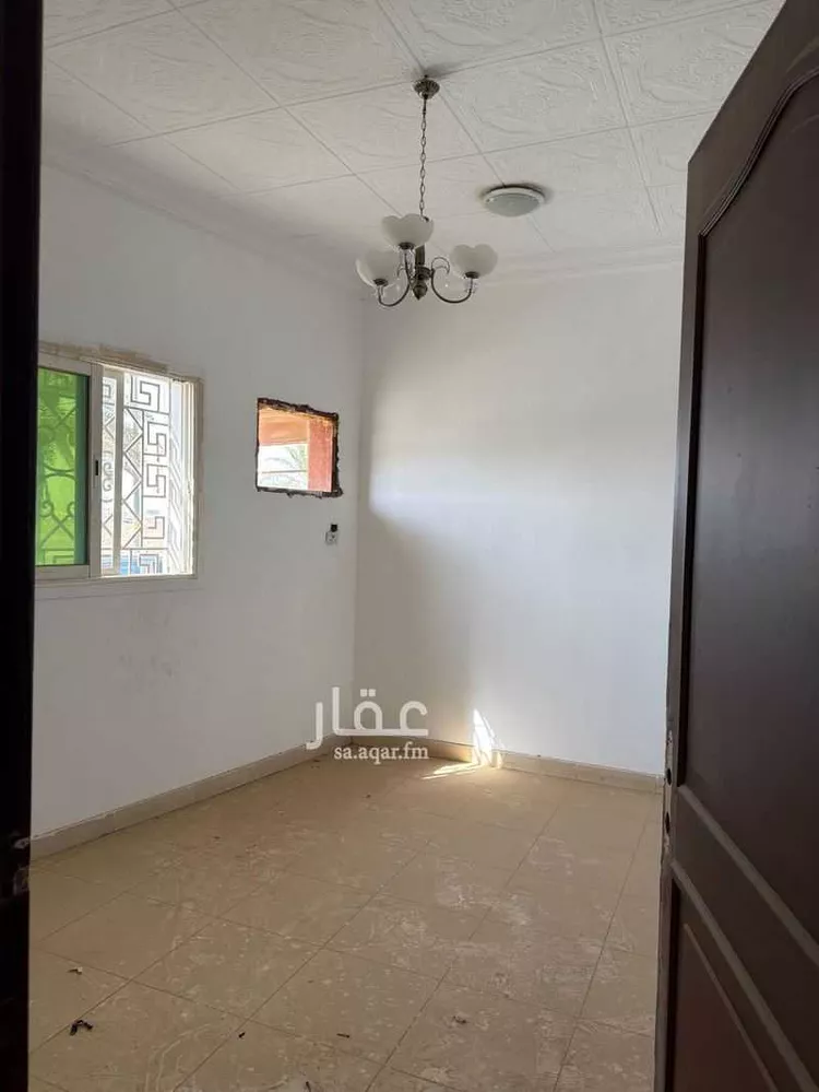 عمارة للإيجار في شارع يزيد بن ابي سفيان, حي العريجاء الأوسط, مدينة الرياض, منطقة الرياض 8