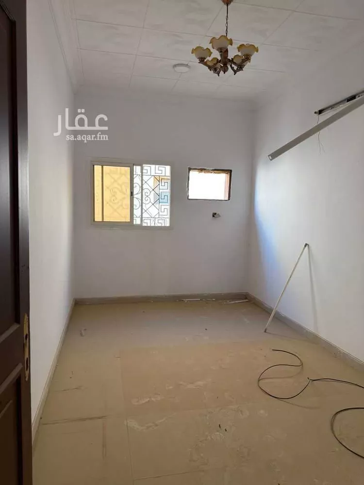 عمارة للإيجار في شارع يزيد بن ابي سفيان, حي العريجاء الأوسط, مدينة الرياض, منطقة الرياض 18