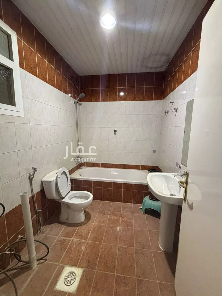 فيلا للإيجار في شارع بئر المعروف, حي المروج, مدينة الرياض, منطقة الرياض صورة 4