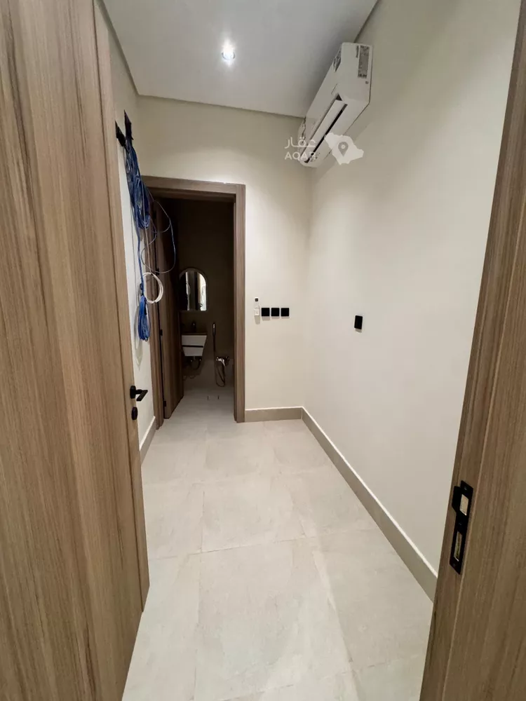 Floor for Rent in Riyadh Ar Rabie 8