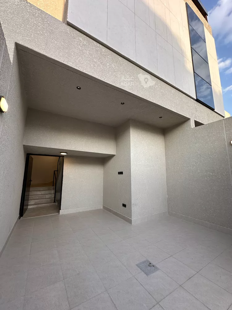 Villa for Sale in Riyadh Shubra 18