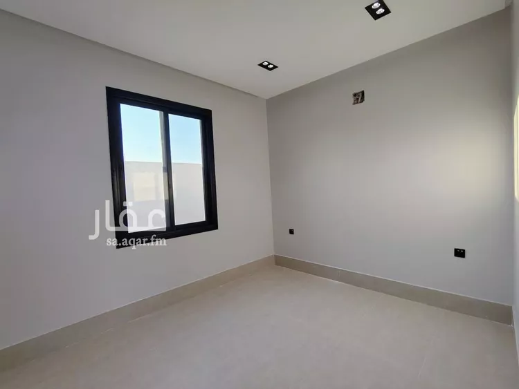 فيلا للبيع في شارع سراج الدين العسقلاني, حي عكاظ, مدينة الرياض, منطقة الرياض صورة 2